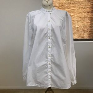 Gap classic white button up shirt w ruffles detail